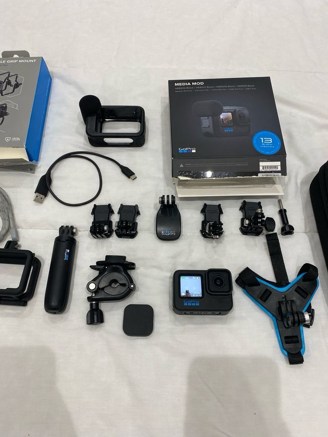 GoPro Hero 10 Black + Accesorios