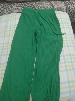 Calças confortáveis pretas e verdes