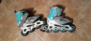 Patines en línea ajustables.