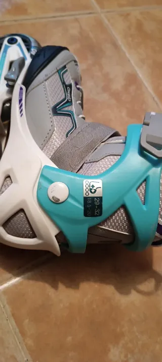 Patines en línea ajustables.