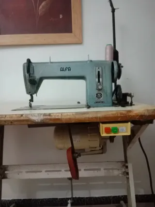 Máquina de coser Alfa
