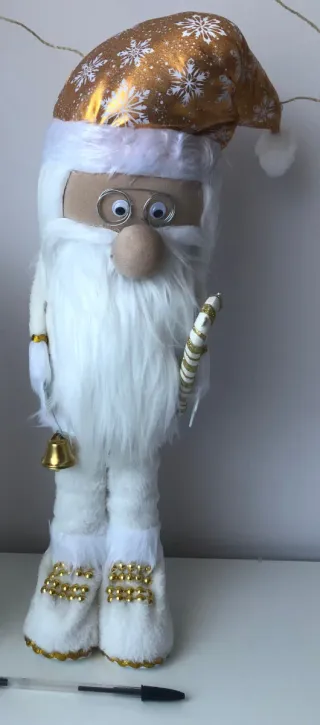 Papá Noel artesanal dorado y blanco