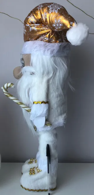 Papá Noel artesanal dorado y blanco