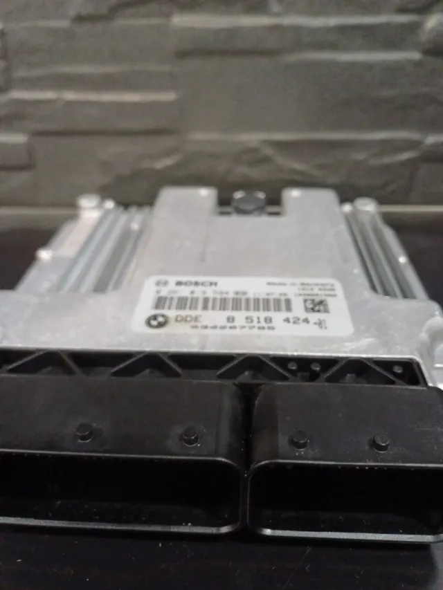 Centralita Motor BMW Serie 1  0281018594