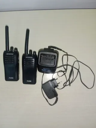 2 Radios Kenwood ProTalk + Cargador