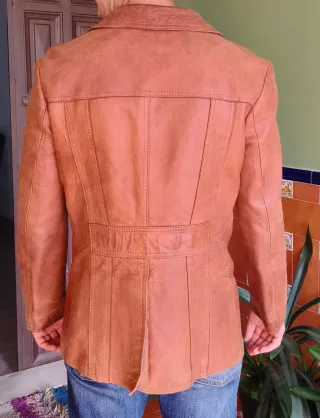 Chaqueta de cuero marrón