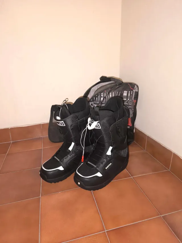 Botas Burton Talla 44 + Funda