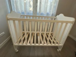 Cuna bebé con colchón viscoelástico