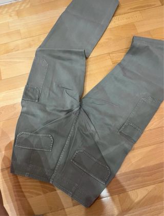 Pantalones cargo Zara verdes
