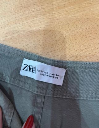 Pantalones cargo Zara verdes