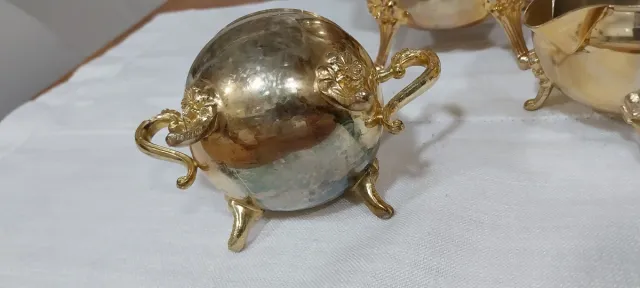 Juego Cafetera, Lechera y Azucarero Metálico