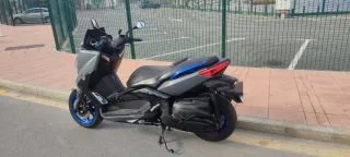 Yamaha x Max 400