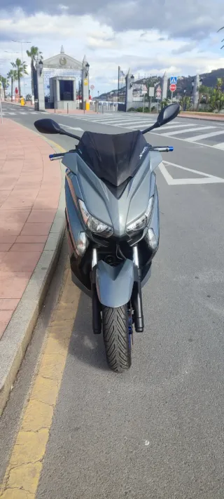 Yamaha x Max 400