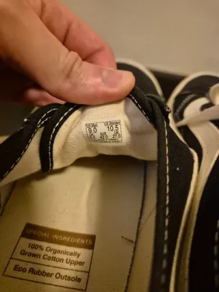 Scarpe Vans nere e bianche