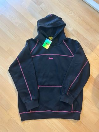 Sudadera Corteiz Negra con Costuras Rosas