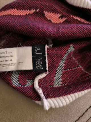 Gorro Armani Jeans AJ Blanco y Rojo