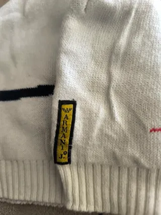 Gorro Armani Jeans AJ Blanco y Rojo