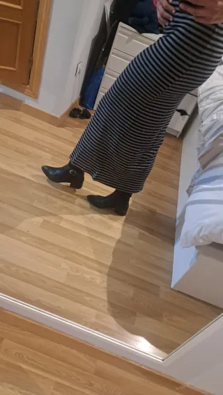 Falda Mango rayas grisynegro. TallaLteen. Sin estr