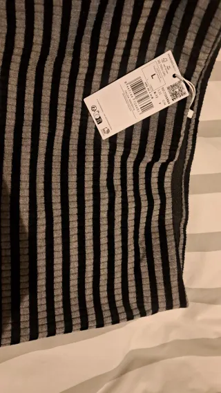 Falda Mango rayas grisynegro. TallaLteen. Sin estr