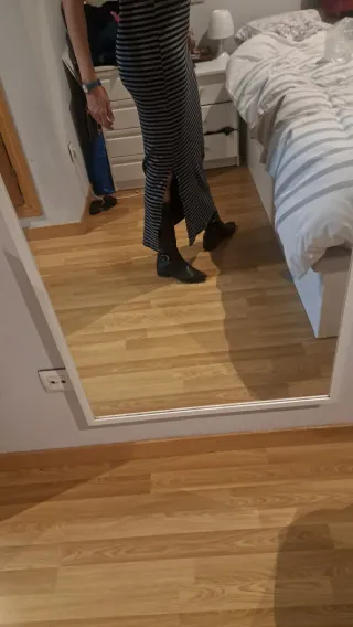 Falda Mango rayas grisynegro. TallaLteen. Sin estr