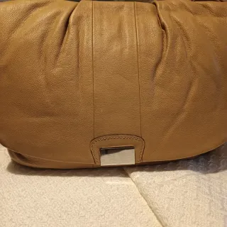 Bolso de piel beige. El corte inglés. Nuevo.
