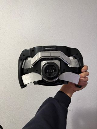 Volante Thrustmaster Ferrari SF1000