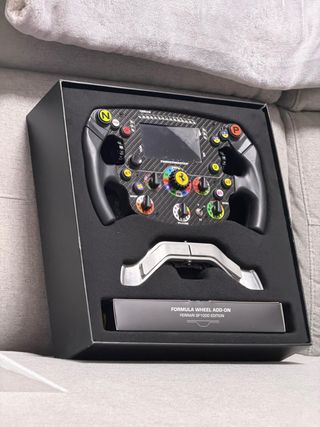 Volante Thrustmaster Ferrari SF1000