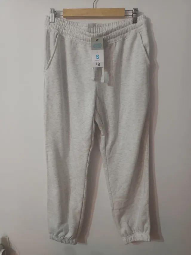 Pantalón chándal gris talla S