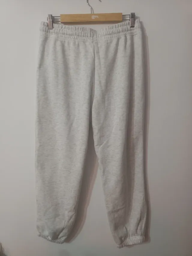 Pantalón chándal gris talla S