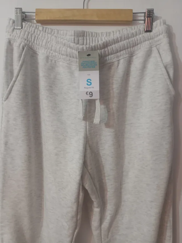 Pantalón chándal gris talla S