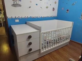 Cuna convertible casi sin uso