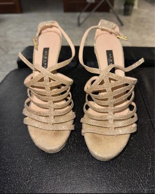 Zapatos de tacón Albano dorados brillantes