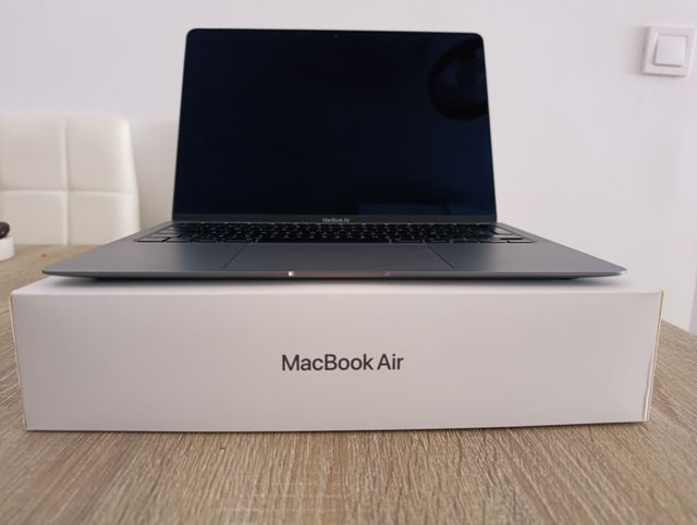MacBook Air M1 (2020) – 8 GB RAM / 256 GB SSD