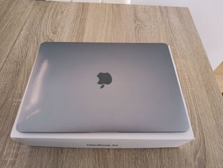 MacBook Air M1 (2020) – 8 GB RAM / 256 GB SSD