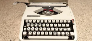 Máquina de escribir Hermes baby portátil