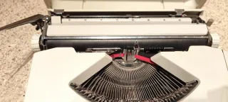 Máquina de escribir Hermes baby portátil