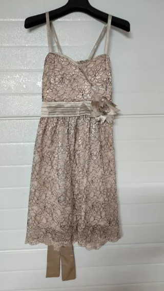 Vestido de fiesta beige y dorado