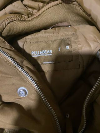 Parka Pull&Bear Talla M Marrón