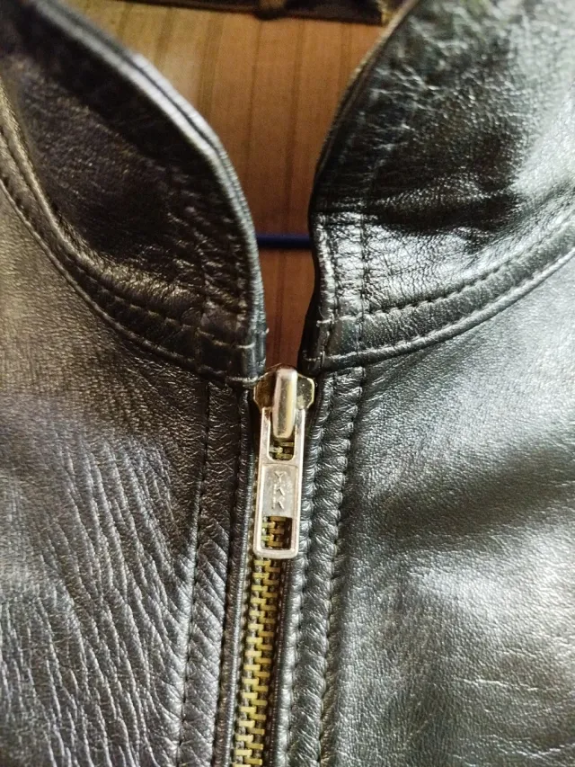 Chaqueta de cuero negra