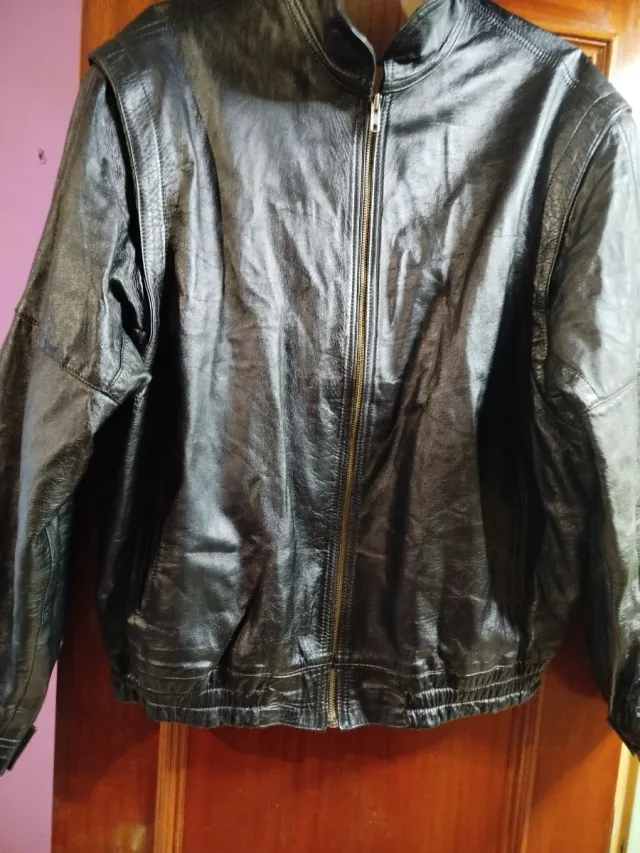 Chaqueta de cuero negra