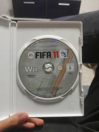 2 Juegos Wii: FIFA 11 + Otro