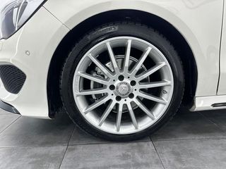 Mercedes Clase CLA CLA 200 d AMG Line + Techo solar - 84.000Km Certificados