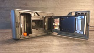 Cámara Analógica Canon AF 35 J de 35mm Roja