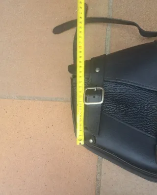 Alforja de cuero para moto custom