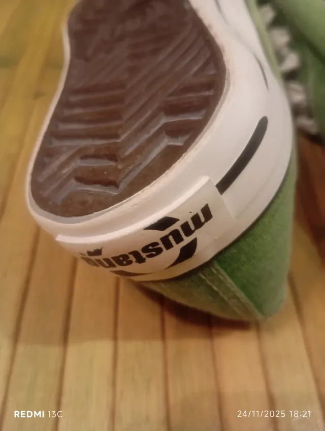 Playeros Mustang Verdes