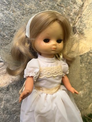 Muñeca Lesly Famosa Novia Velo