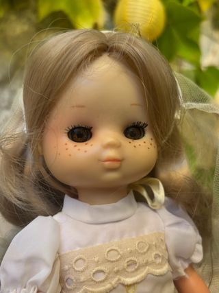 Muñeca Lesly Famosa Novia Velo