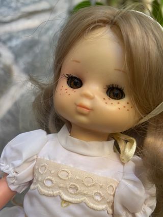 Muñeca Lesly Famosa Novia Velo