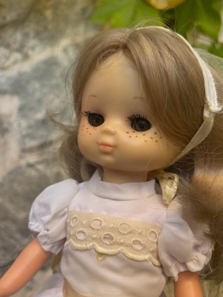 Muñeca Lesly Famosa Novia Velo