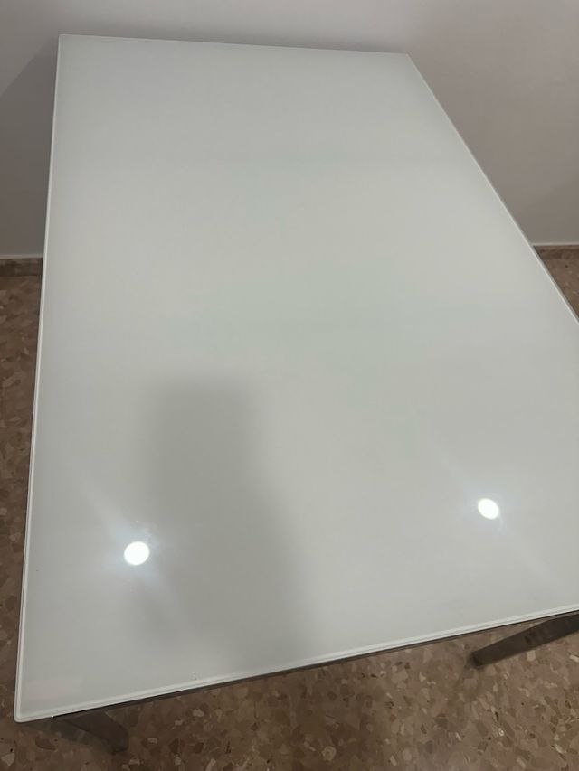 Tavolo da pranzo IKEA in cristallo e acciaio